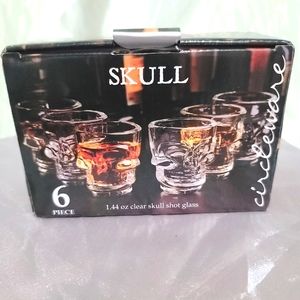 (NWOT) Six Skull Shot Glass